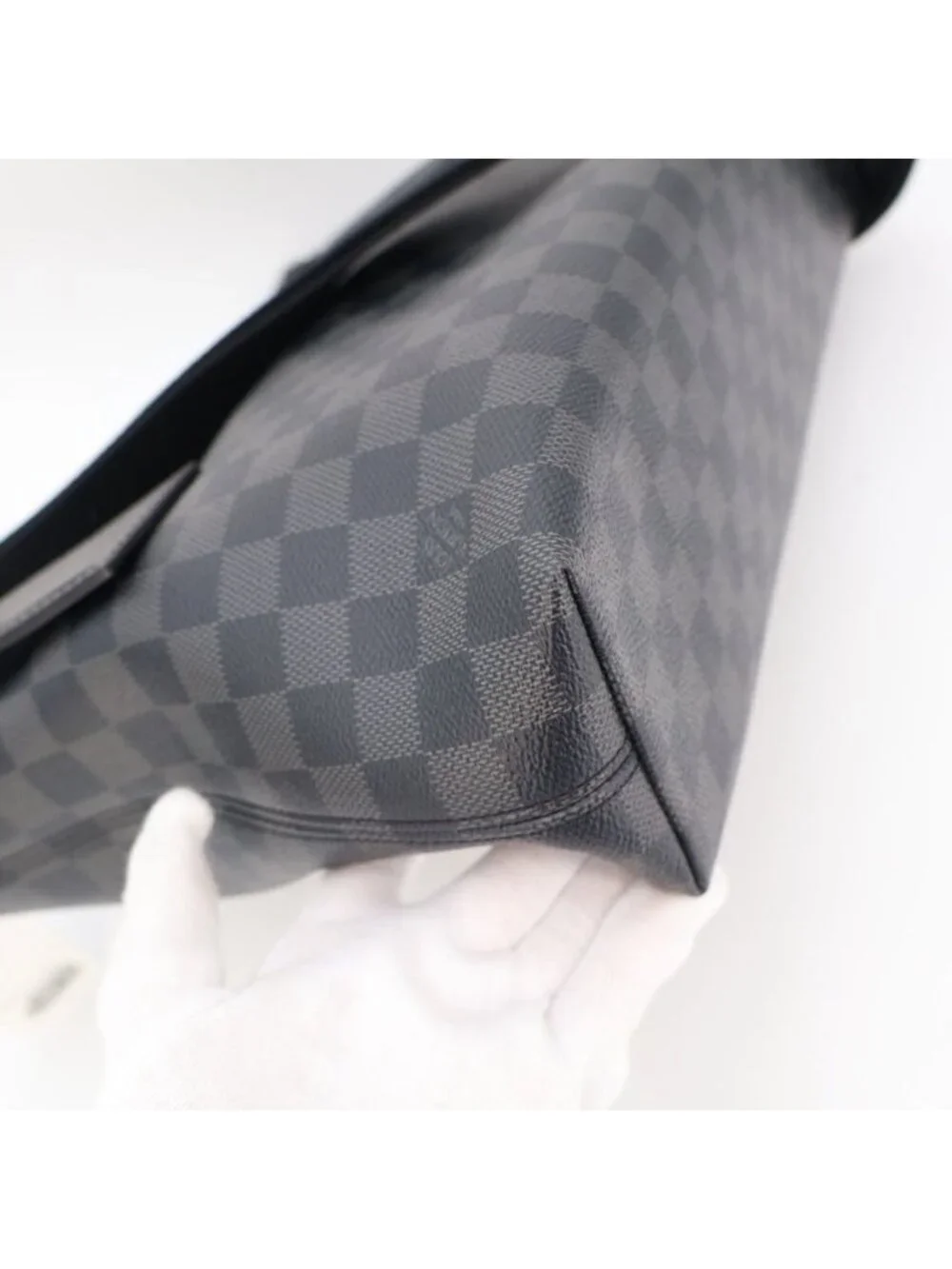 Louis Vuitton Damier Graphite Mick MM NM Shoulder Bag
